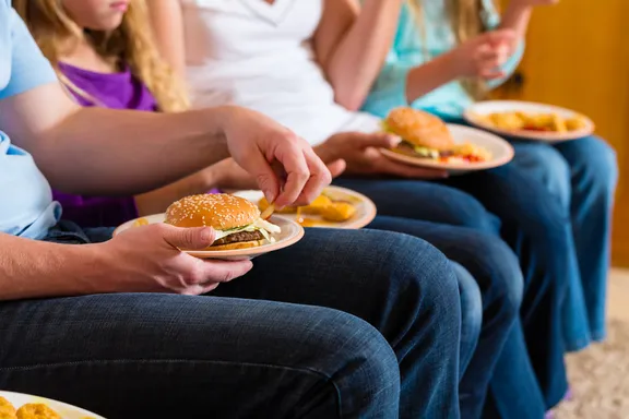 Kids Eating Less Fast Food, Report Suggests