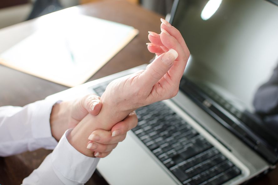 Common Symptoms of Carpal Tunnel Syndrome