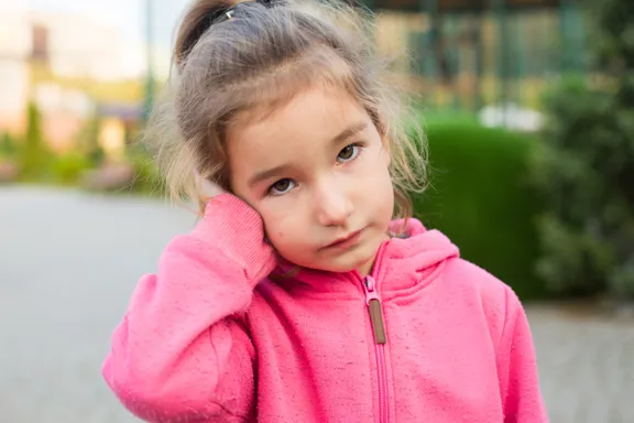 Conseils pour calmer l'infection douloureuse de l'oreille d'un enfant