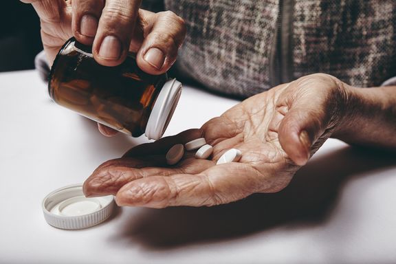 Dementia Drugs Could Damage Kidneys in Seniors, Study Suggests