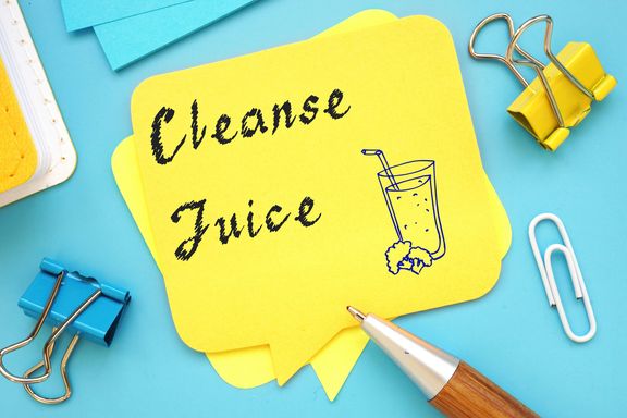 The Pros and Cons of Juice Cleansing