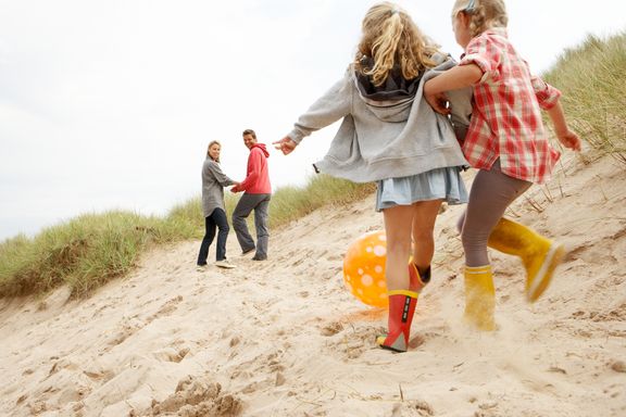 Siete maneras de mantenerse activo junto a sus hijos en verano