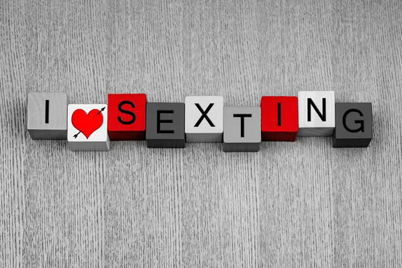 "Sexting" Popular, Healthy for Relationships, Survey Shows