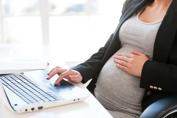 Women Who Work a Lot May Struggle to Get Pregnant: Study