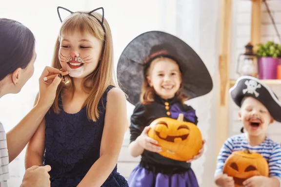 Ways to Keep Kids Safe This Halloween