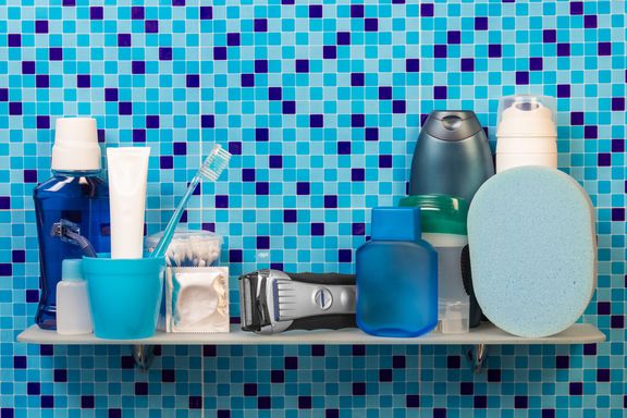 7 Personal Items You Shouldn’t Store in the Bathroom