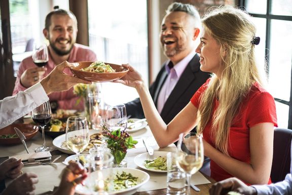 Tips for Making Healthier Restaurant Choices…from Real Nutritionists