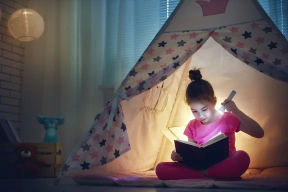 6 Creative Alternatives to Reading to Children at Bedtime