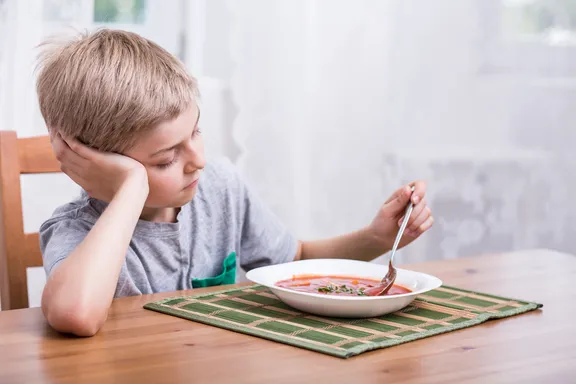 Sieben mögliche Gründe warum Ihr Kind nicht Essen will
