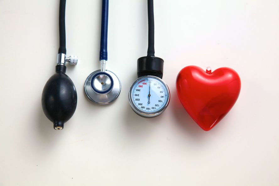 Common Symptoms, Causes, and Treatment of High Blood Pressure