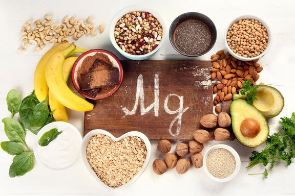 Señales de deficiencia de magnesio (más alimentos para consumir y opciones de tratamiento)