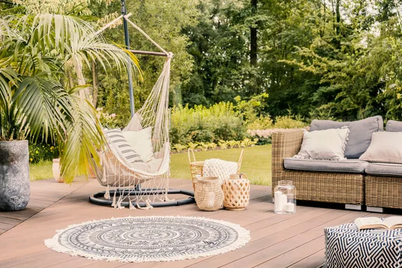 Essential Patio Furniture Items For Your Backyard Oasis