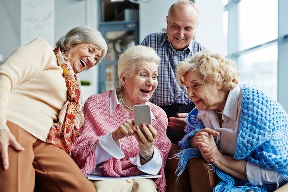 Hassle-Free Cell Phone Providers Seniors Should Use
